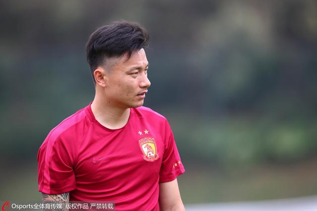 柜台上的新媳妇