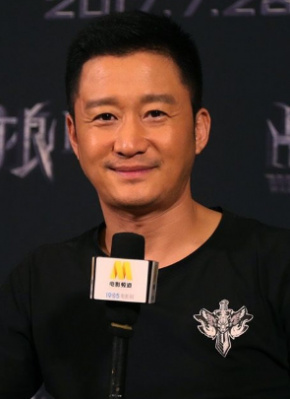 衣服湿透的她